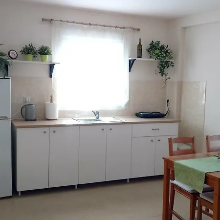 Lightful Family 80m/sea Апартаменты Никити